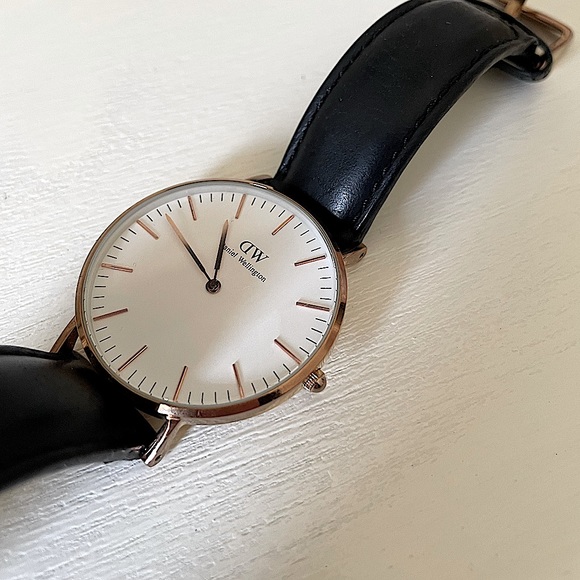Daniel Wellington Ladies Watch - Picture 2 of 5